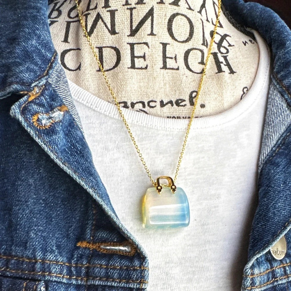 Alquimia Jewelry - Blue moonstone carved handbag in vermeil gold dainty chain pendant necklace